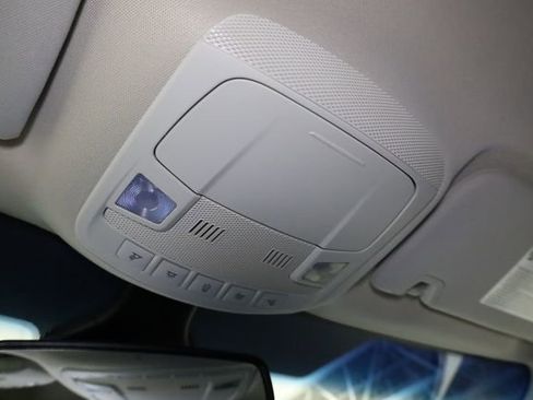 Used 2019 Ford Edge Titanium image 27