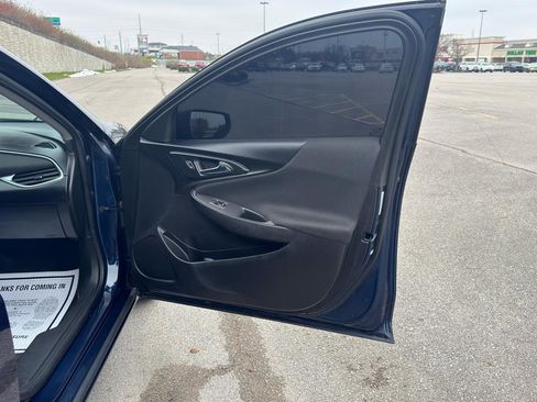 Used 2022 Chevrolet Malibu LT FWD image 29