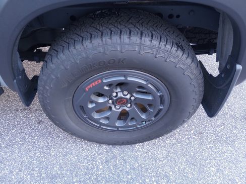 Used 2025 Nissan Frontier PRO-4X image 22