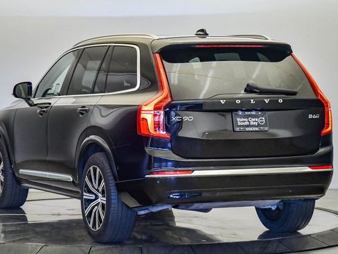 Certified 2025 Volvo XC90 B6 Plus image 2