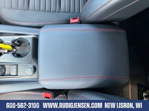 Used 2025 Ford Explorer ST-Line w/ ST-Line Street Pack AWD/4WD image 25