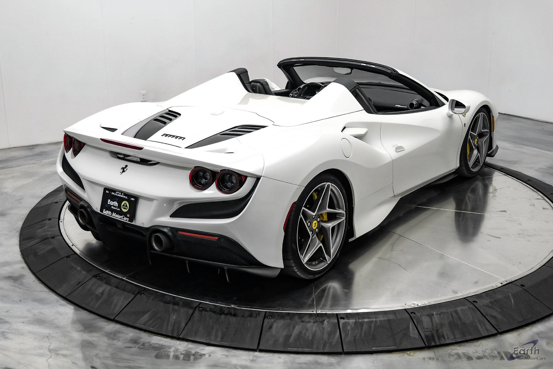 Used 2022 Ferrari F8 Tributo RWD image 24