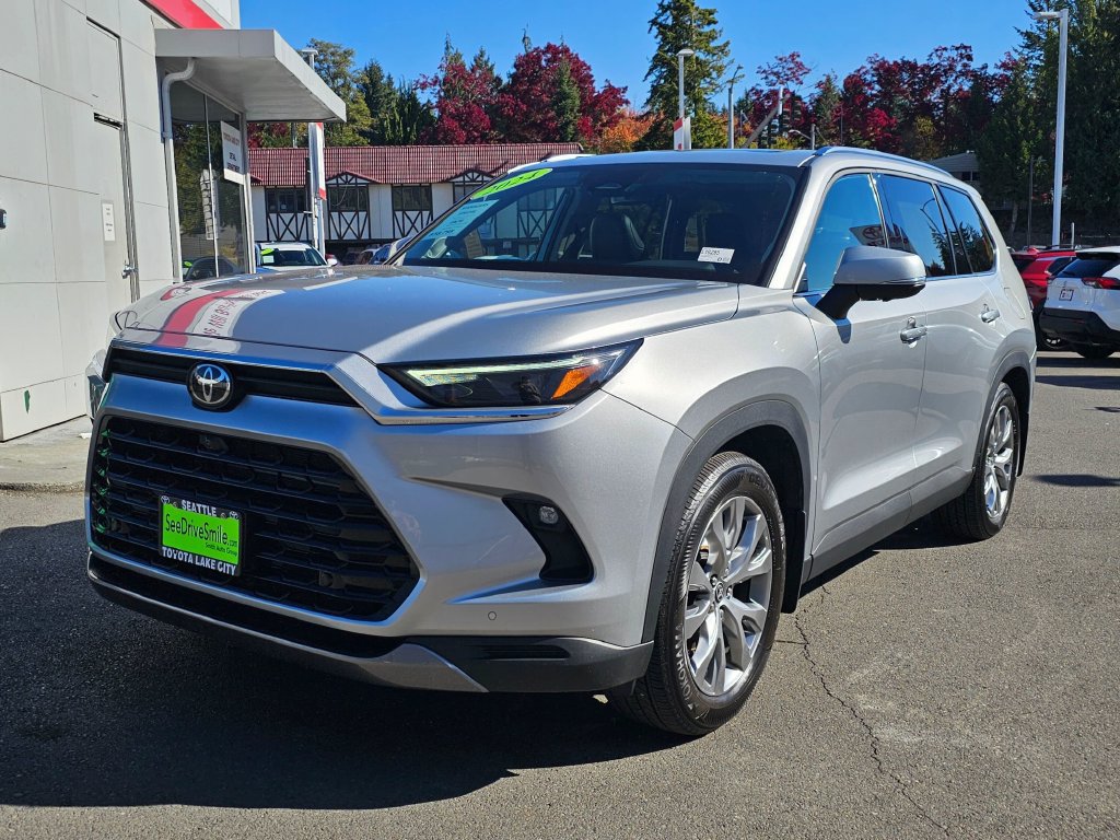 Used 2024 Toyota Grand Highlander AWD Hybrid image 3