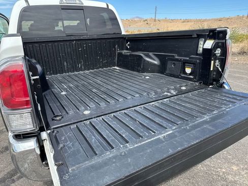 Used 2023 Toyota Tacoma TRD Off-Road image 28