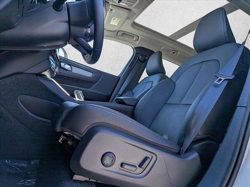 New 2026 Volvo XC40 B5 Plus w/ Protection Package Premier AWD/4WD image 4