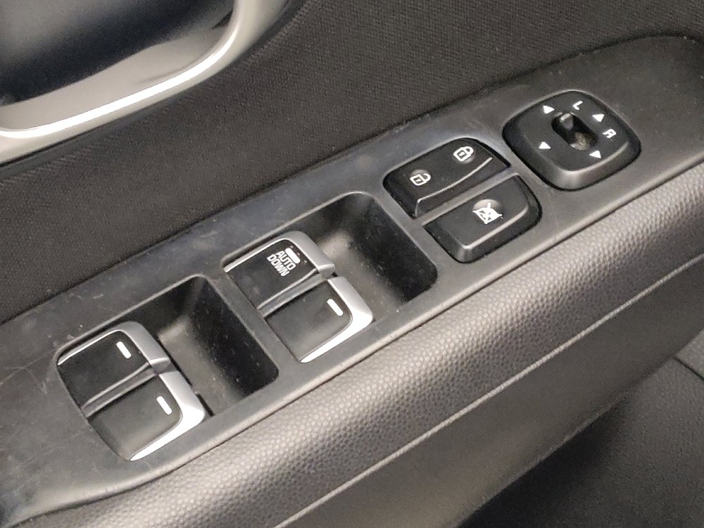 Used 2019 Kia Soul w/ Convenience Package FWD image 27