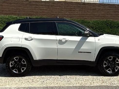 Used 2018 Jeep Compass Trailhawk w/ Cold Weather Group AWD/4WD image 5