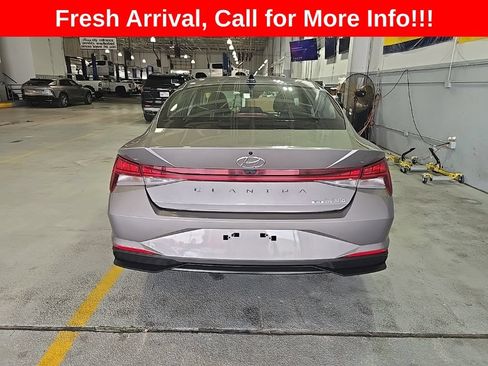 Used 2022 Hyundai Elantra Blue FWD image 23
