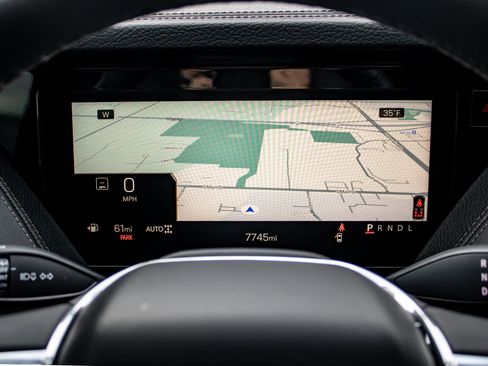 Used 2025 GMC Yukon XL Denali w/ Sun & Power Step Package image 28