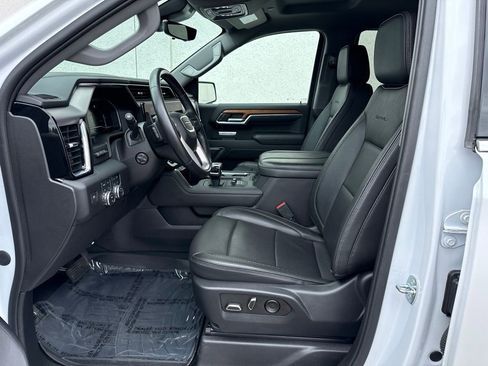 Used 2023 GMC Sierra 1500 Denali w/ Technology Package AWD/4WD image 11