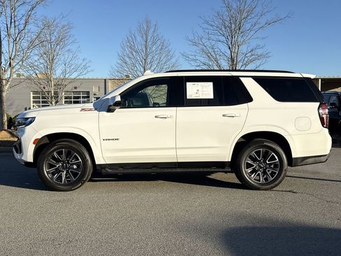 Used 2022 Chevrolet Tahoe Z71 w/ Luxury Package image 2