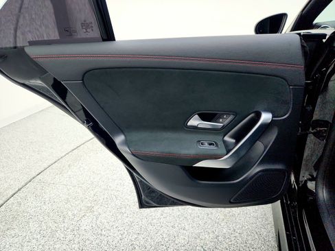 Used 2023 Mercedes-Benz CLA 250 image 23