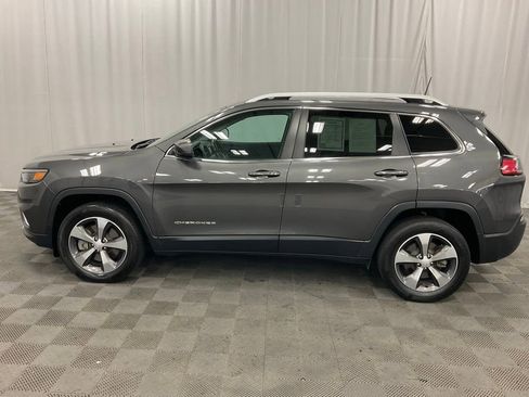 Used 2019 Jeep Cherokee Limited image 14