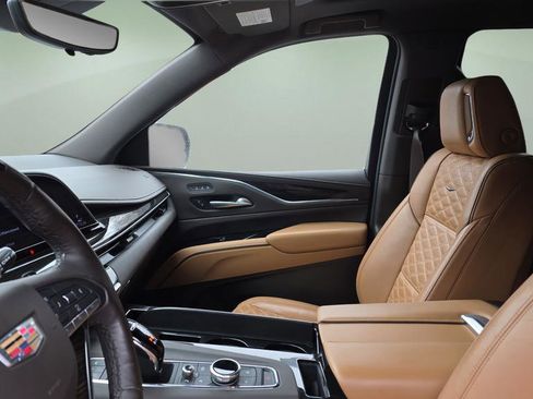 Used 2023 Cadillac Escalade Sport w/ Touring Package image 13