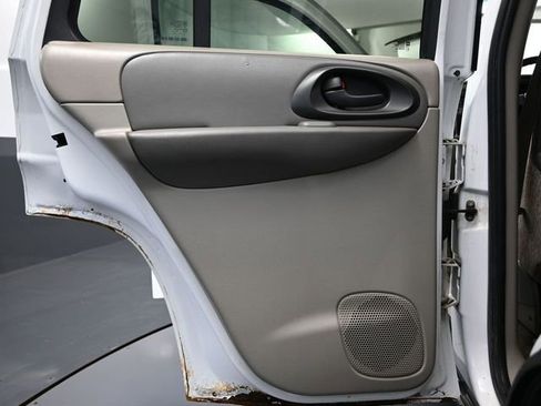 Used 2003 Chevrolet TrailBlazer LS w/ Preferred Equipment Group image 29