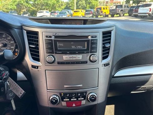 Used 2012 Subaru Outback 2.5i Premium AWD/4WD image 16