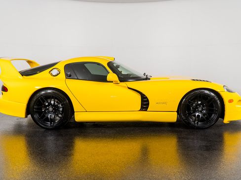 Used 2001 Dodge Viper GTS image 5