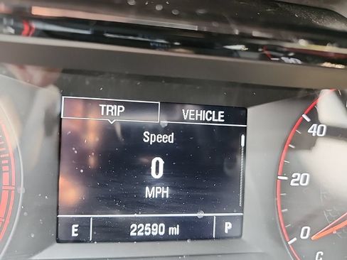 Certified 2024 Chevrolet Trax RS FWD image 17