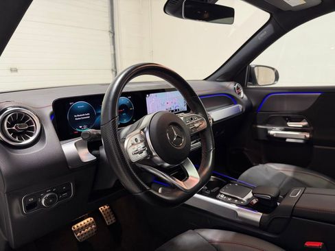 Used 2022 Mercedes-Benz EQB 300 4MATIC w/ AMG Night Package image 10