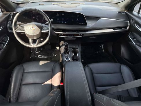 Used 2025 Cadillac XT4 Premium Luxury FWD image 17