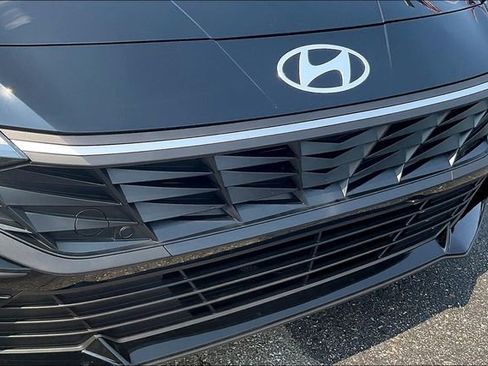 New 2025 Hyundai Elantra Sport image 30