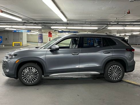 New 2026 Volkswagen Tiguan S image 33
