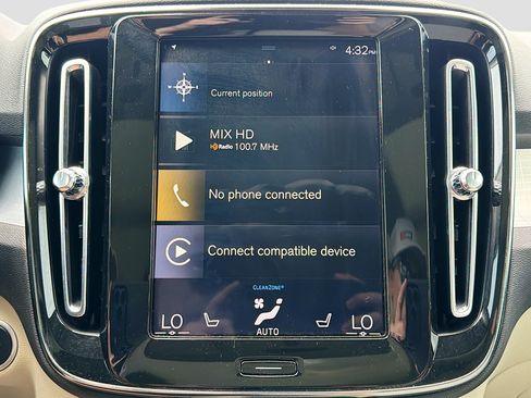 Used 2021 Volvo XC40 T5 Momentum w/ Premium Package AWD/4WD image 27