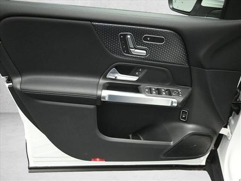 New 2026 Mercedes-Benz GLB 250 4MATIC image 19