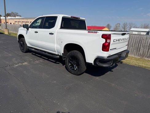 Used 2023 Chevrolet Silverado 1500 Custom Trail Boss AWD/4WD image 3