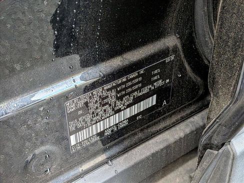 Used 2020 Toyota RAV4 XLE Premium image 15