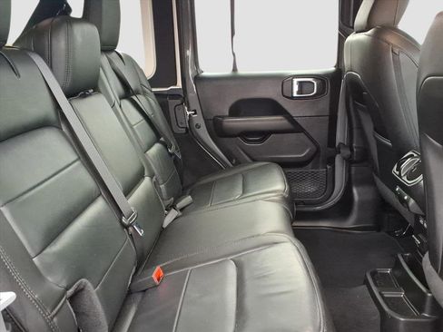 Used 2021 Jeep Wrangler Unlimited Sahara image 12