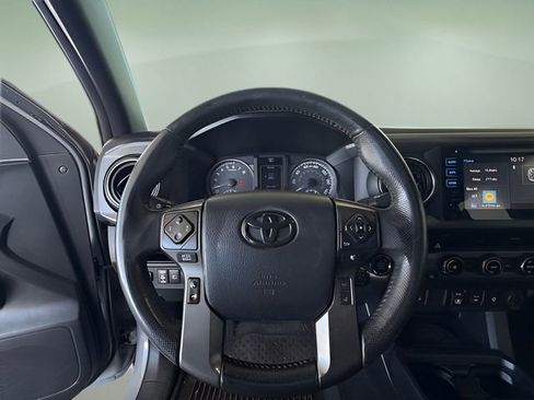Used 2018 Toyota Tacoma TRD Off-Road image 21