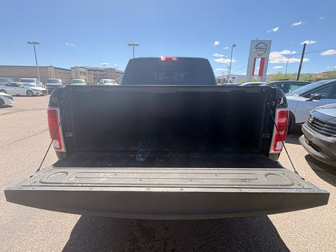 Used 2017 RAM 1500 Laramie w/ Convenience Group AWD/4WD image 10