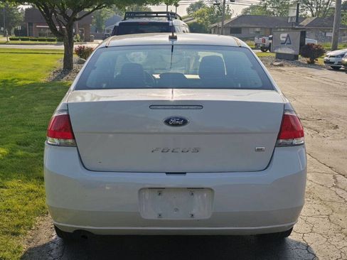 Used 2011 Ford Focus SE image 5