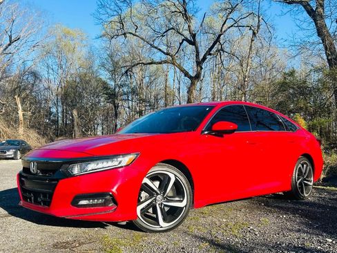 Used 2020 Honda Accord Sport image 2