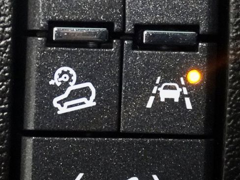 Used 2018 Chevrolet Suburban LT w/ Z71 Midnight Edition image 29