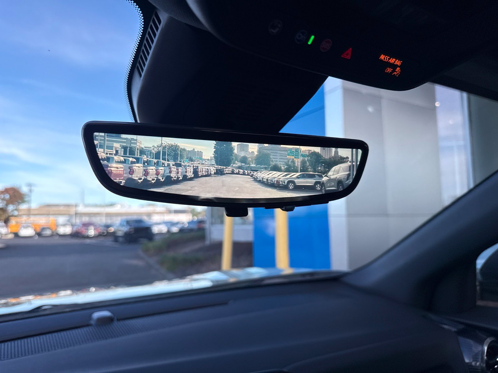 Used 2025 Chevrolet Equinox LT w/ Safety and Technology Package FWD image 30