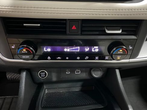 Certified 2023 Nissan Rogue SV w/ SV Premium B Package AWD/4WD image 19
