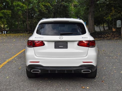 Used 2022 Mercedes-Benz GLC 300 4MATIC w/ AMG Line image 7