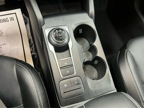 Used 2022 Ford Escape SEL image 23