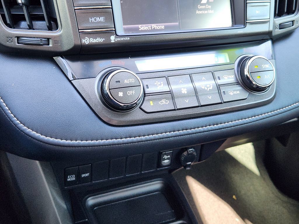 Used 2015 Toyota RAV4 XLE FWD image 20