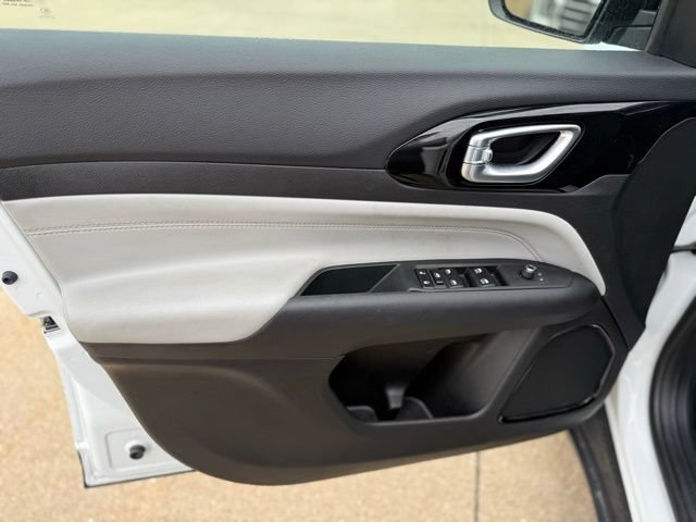Used 2025 Jeep Compass Limited AWD/4WD image 7