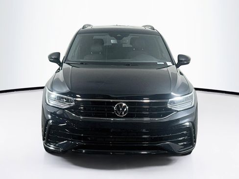 Used 2023 Volkswagen Tiguan SE R-Line FWD image 2