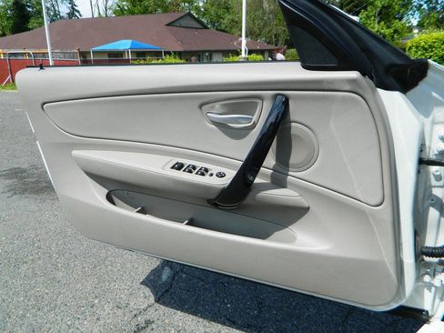 Used 2009 BMW 128i Convertible RWD image 20