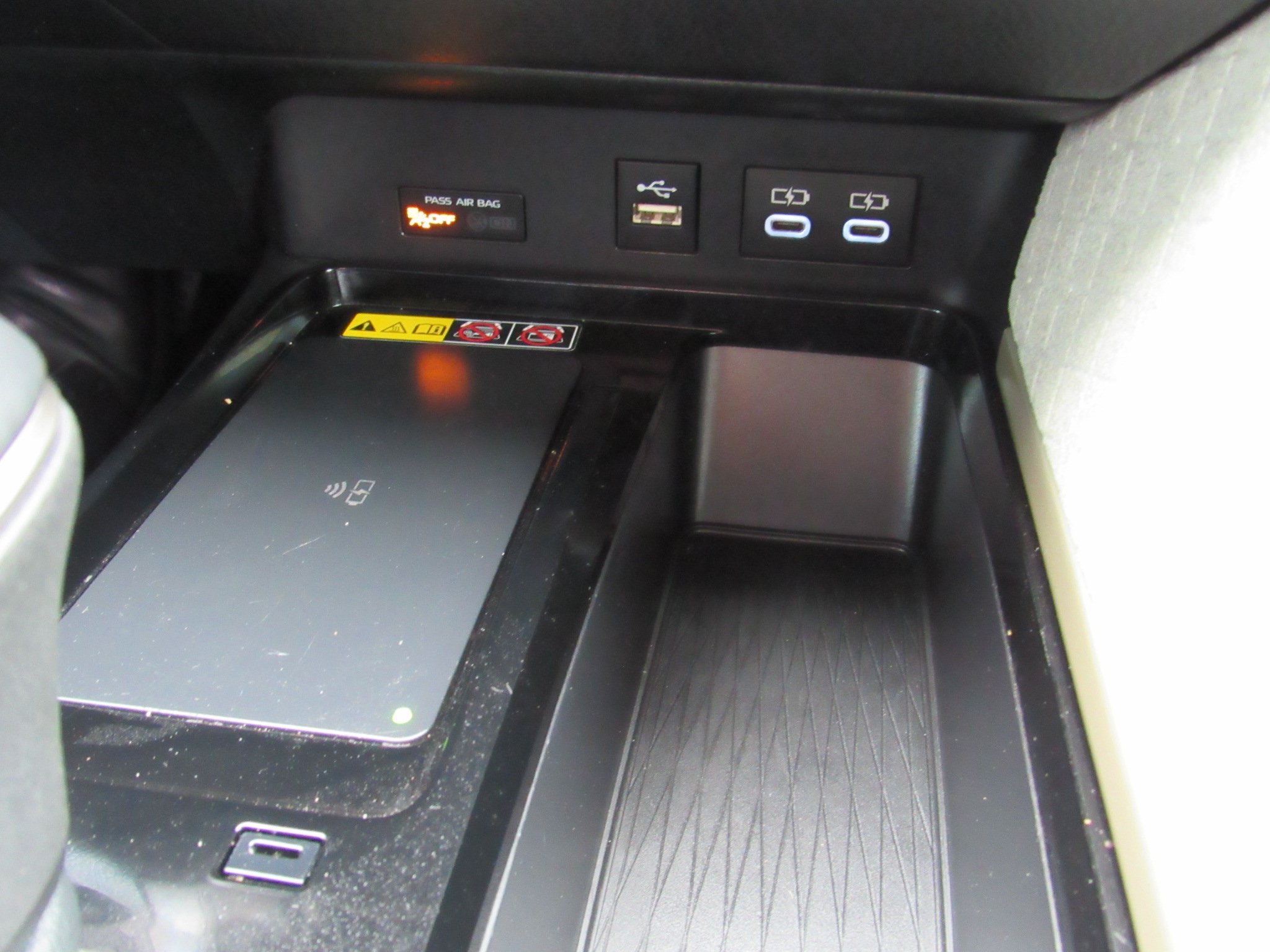 Used 2025 Toyota Camry XLE FWD image 21