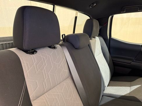 Used 2021 Toyota Tacoma TRD Sport w/ Technology Package RWD image 18
