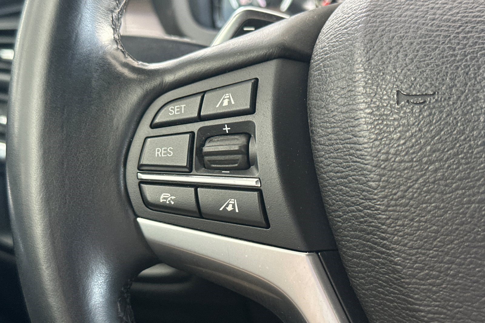 Used 2018 BMW X5 xDrive40e w/ Driving Assistance Package AWD/4WD image 31