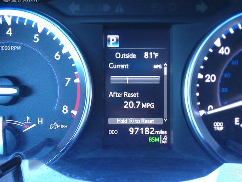 Used 2017 Toyota Highlander XLE w/ Protection Package #3 AWD/4WD image 14