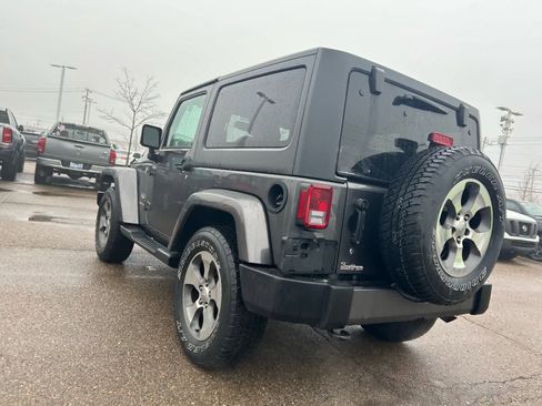 Certified 2018 Jeep Wrangler Sahara w/ Connectivity Group image 30