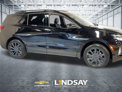 Used 2022 Chevrolet Equinox RS w/ RS Leather Package image 3